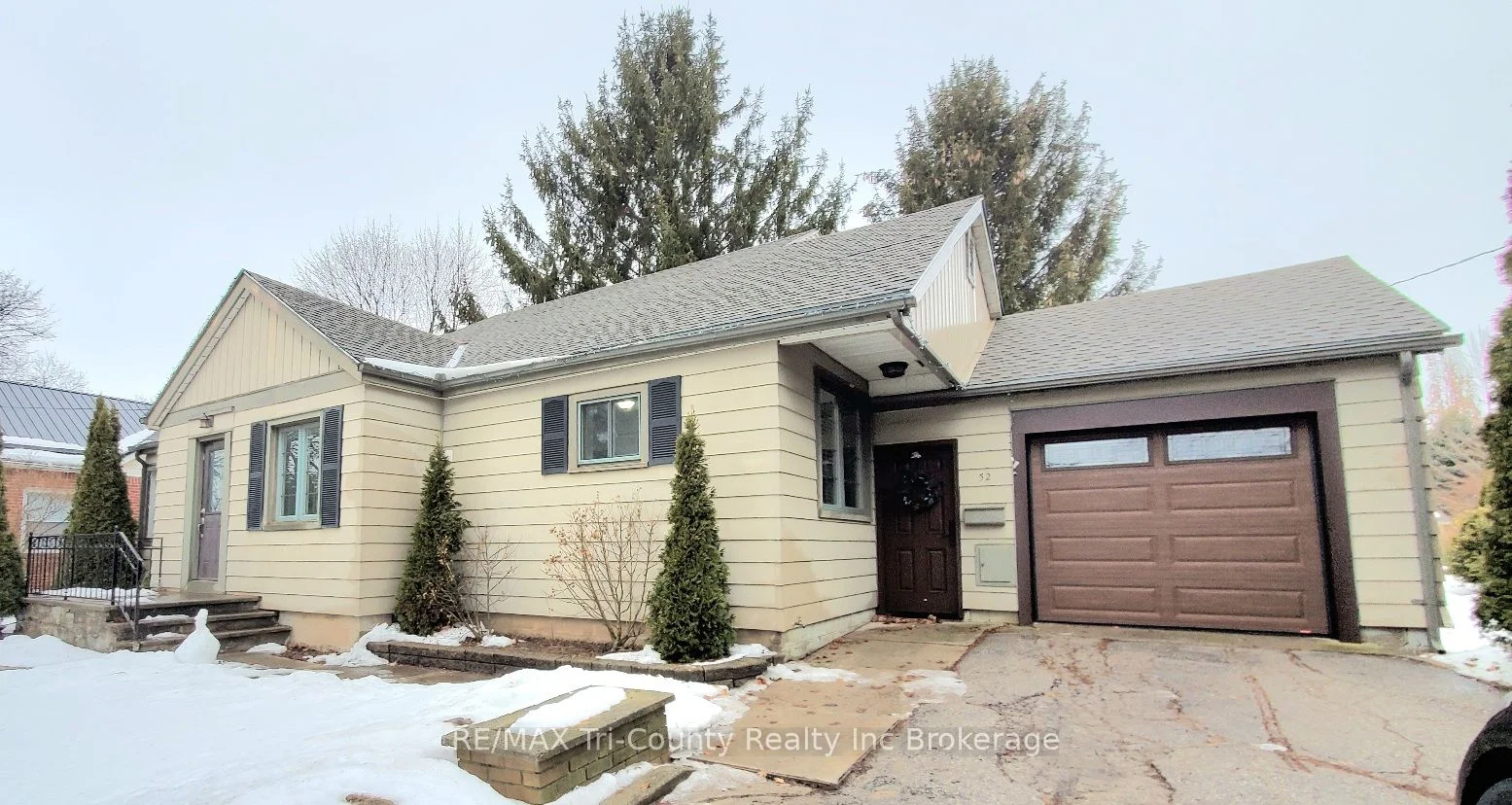 52 North Street W, Tillsonburg, On N4g 1c1