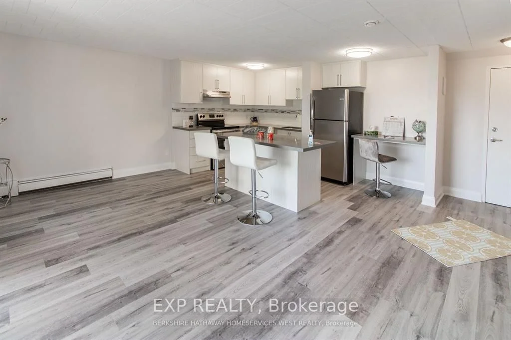 6287 O'neil Street 4, Niagara Falls, On L2j 1m6