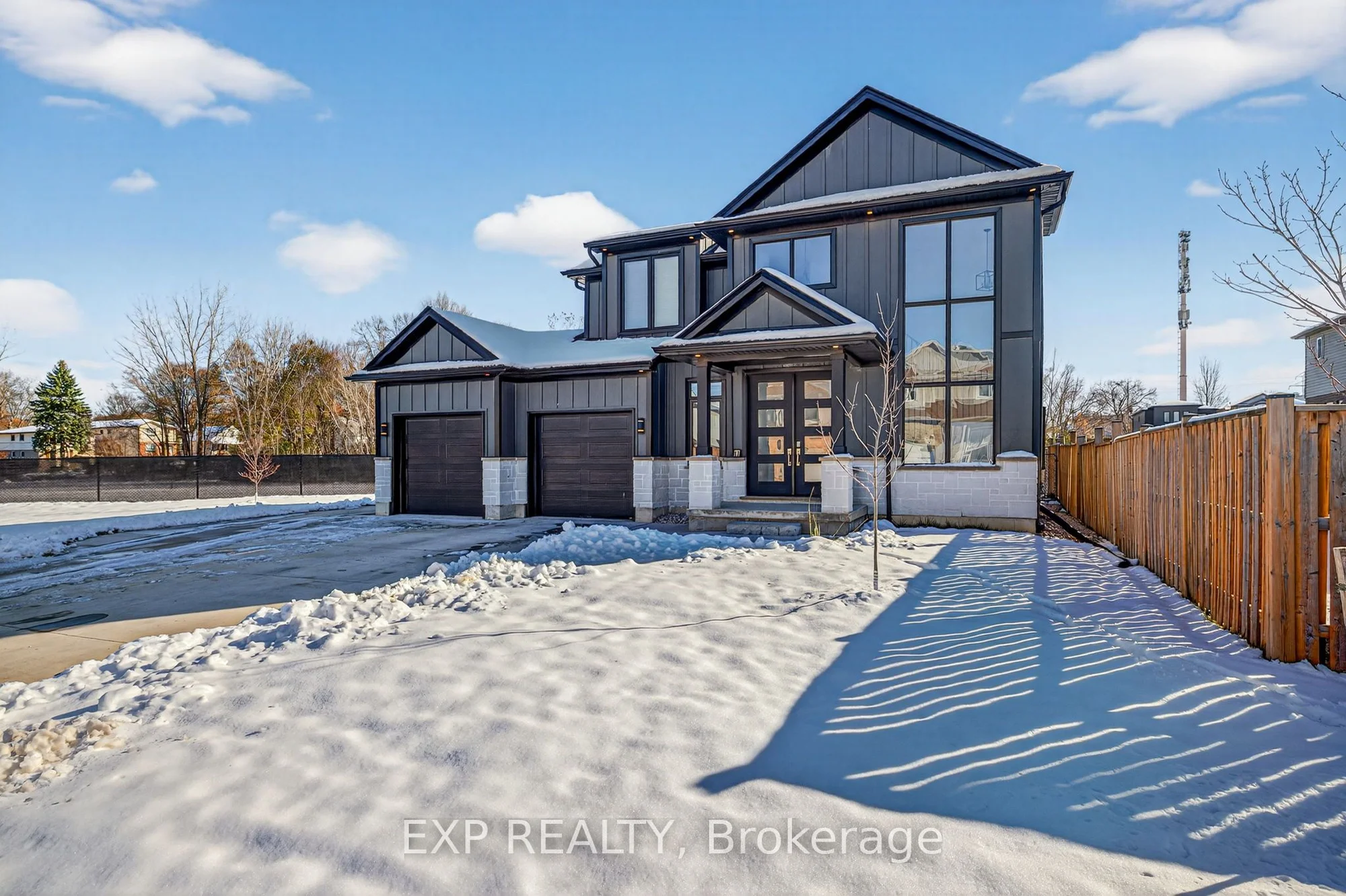 11 Hayes Street, London South, ON N5Z 0A5