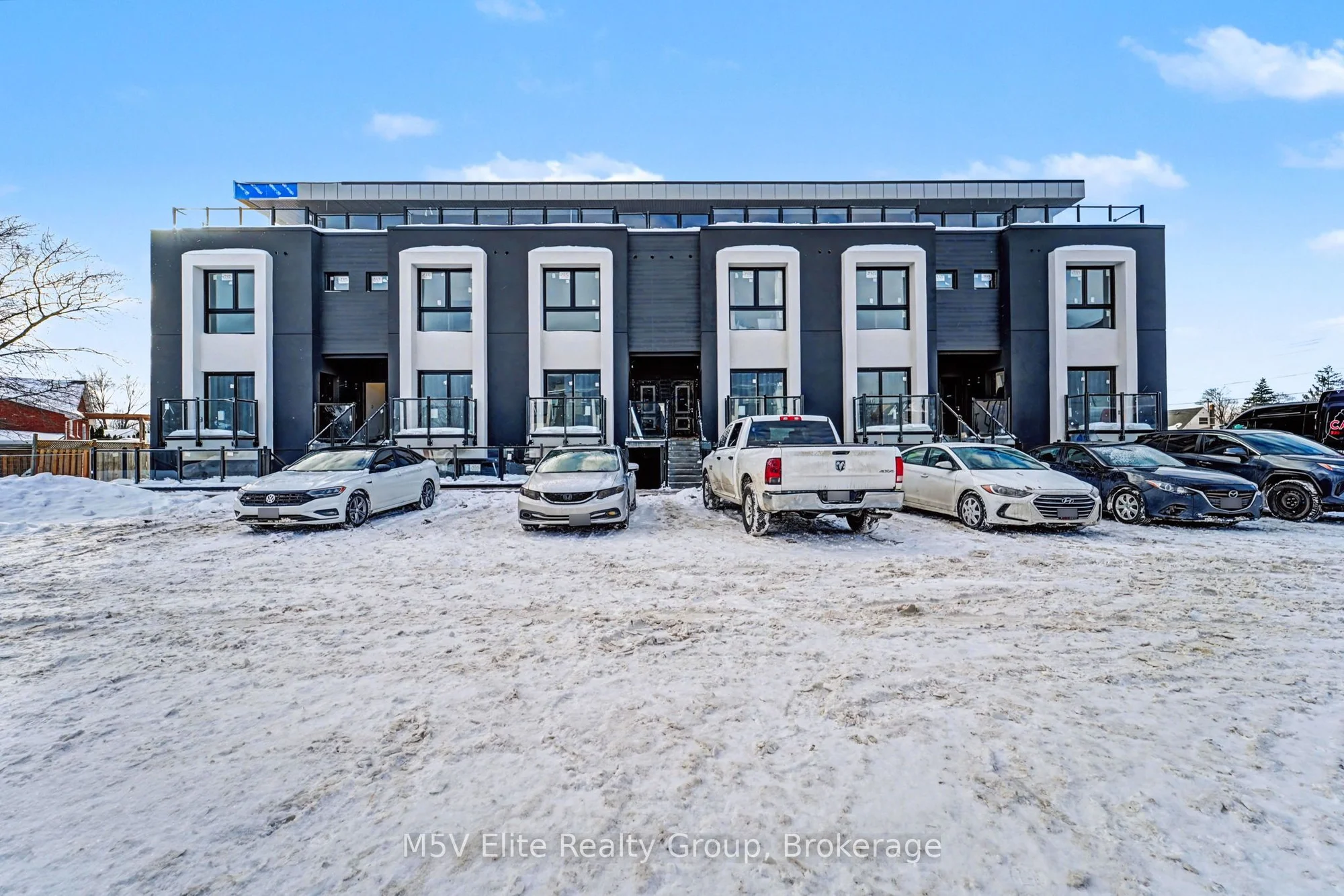 6638 McLeod Rd Road 318, Niagara Falls, ON L2G 3G5