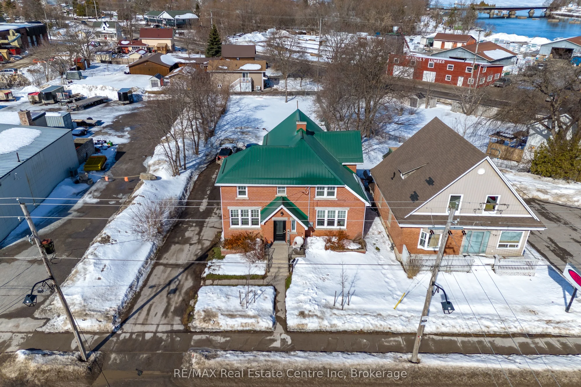24 Lindsay Street, Kawartha Lakes, On K0m 1n0