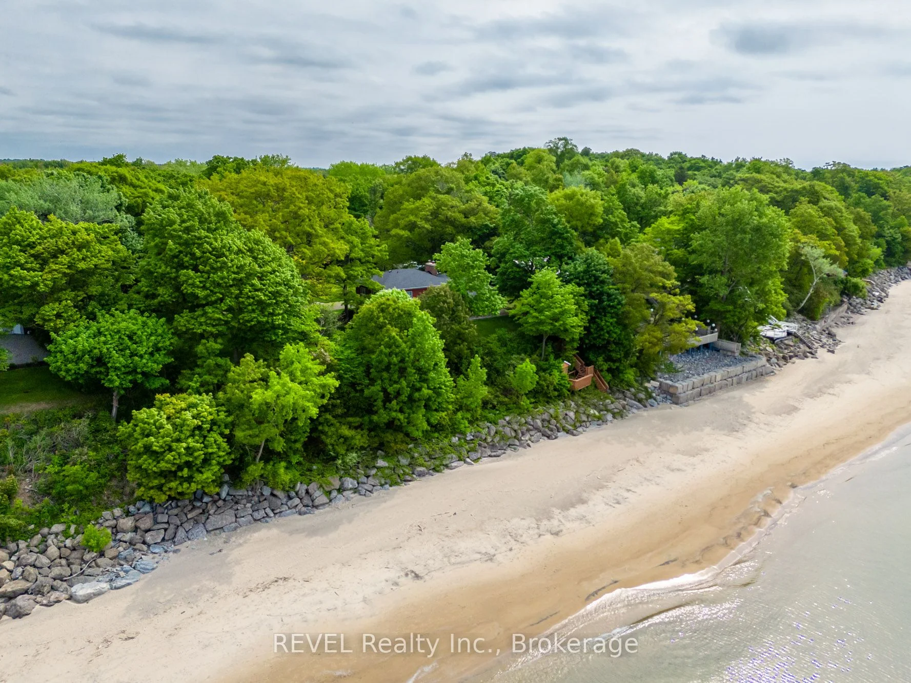 Detached in Port Colborne