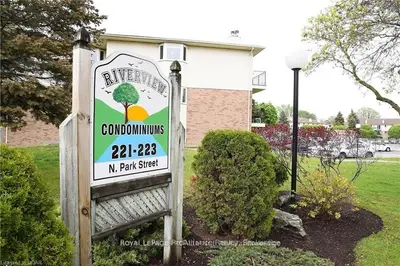 Condo Apartment in Belleville