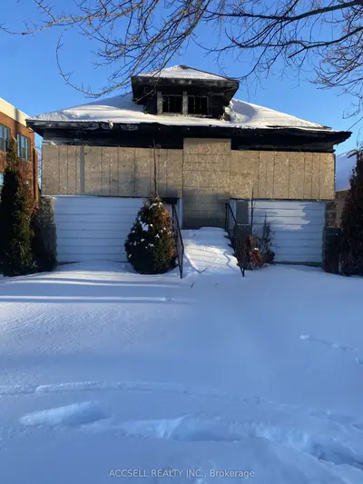 24 Park Street, Chatham-Kent, ON N7M 3P9