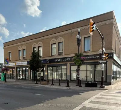 311 George Street N 203, Peterborough, ON K8J 2T7