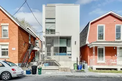 125 Carruthers Avenue N B, West Centre Town, ON K1Y 1N4
