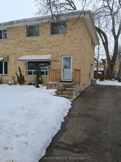1502 Beckworth Avenue, London East, On N5v 2k7