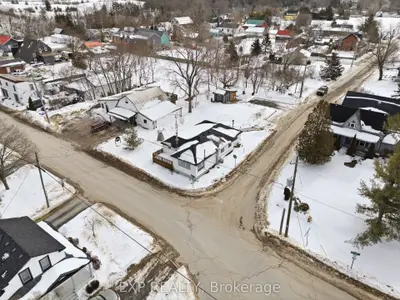 13 St Philip Street, Prince Edward County, On K0k 2p0
