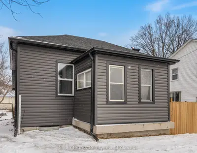 162 Brock Street N, Sarnia, ON N7T 5Z1