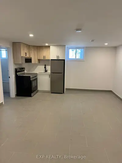 2434 Clover Street 1b, Billings Bridge - Riverside Park And Area, On K1v 8g5