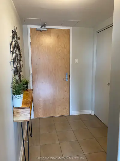 250 LETT Street 610, West Centre Town, ON K1R 0A8