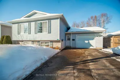 193 D'Youville Drive, Pembroke, ON K8A 8R5