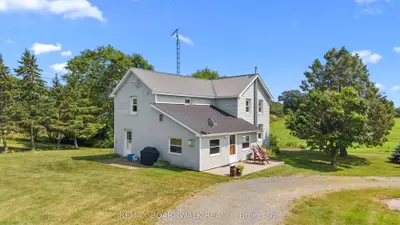 202 Marble Rock Road, Front Of Leeds & Seeleys Bay, On K7g 2v4