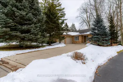 27 Woodside Drive, Tillsonburg, On N4g 5p9