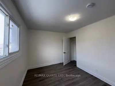 172 Queen Street 5, Quinte West, On K8v 4y6