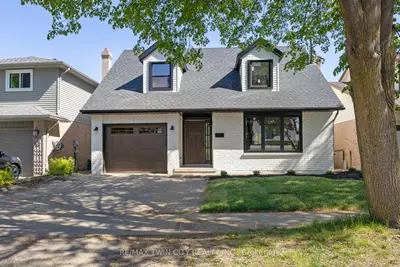 92 Scenic Wood Crescent, Kitchener, ON N2A 3N6