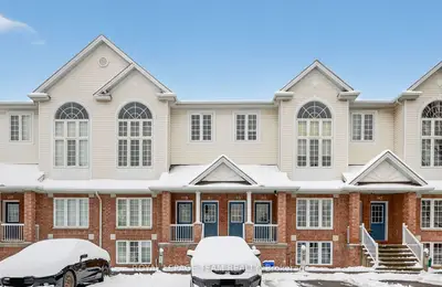 145 WHARHOL Private, Bells Corners and South to Fallowfield, ON K2H 1G5