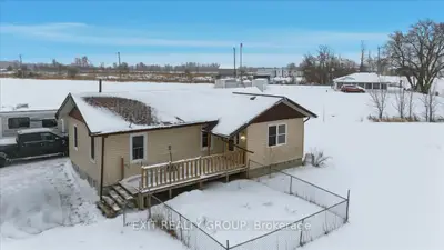 16 Catherine Street, Tyendinaga, On K0k 3a0