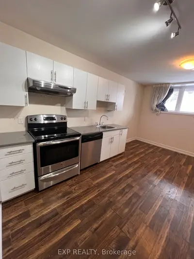 144 barrette Street, Vanier and Kingsview Park, ON K1L 8A1