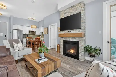 25 Pen Lake Point Road 102, Huntsville, On P1h 1a9