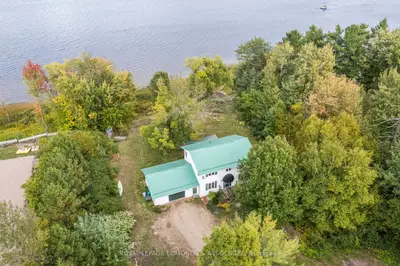 1095 Mountainview Drive, Laurentian Valley, On K8a 8e3
