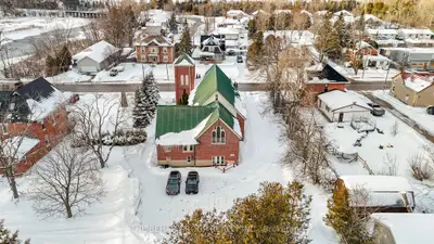 62 King Street E, Kawartha Lakes, On K0l 2w0