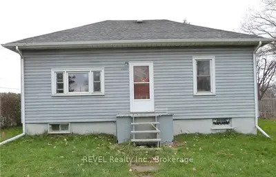 6222 HAWKINS Street UPPER, Niagara Falls, ON L2G 3B5