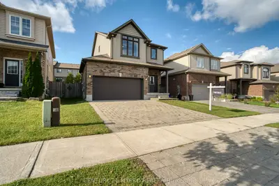 1094 Oakcrossing Road, London North, ON N6H 0E9