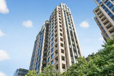 235 Kent Street 1902, Ottawa Centre, On K2p 1z9