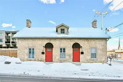16 St Andrews Street, Cambridge, ON N1S 1M4