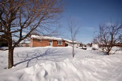 1059 Flynn Avenue, Carp - Dunrobin - Huntley - Fitzroy And Area, On K7s 3g7