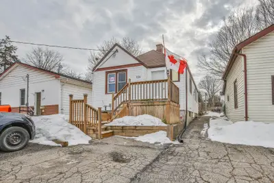 156 Charles Street E, Ingersoll, ON N5C 1K2