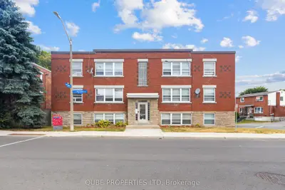 235 Des Peres Blancs Avenue, Vanier And Kingsview Park, On K1l 7l9