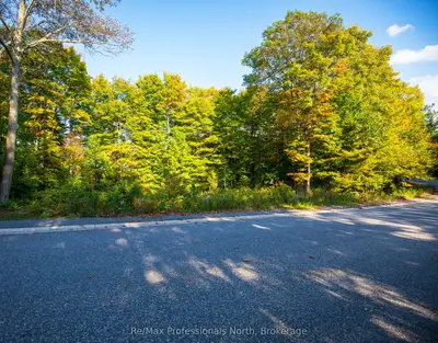 24 Estate Drive, Muskoka Lakes, ON P0B 1J0