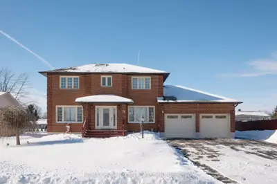 12 Fairholme Drive, South Dundas, On K0c 1x0