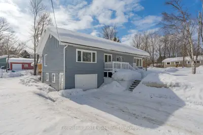 1012 North Burgess Avenue, Muskoka Lakes, ON P0C 1A0