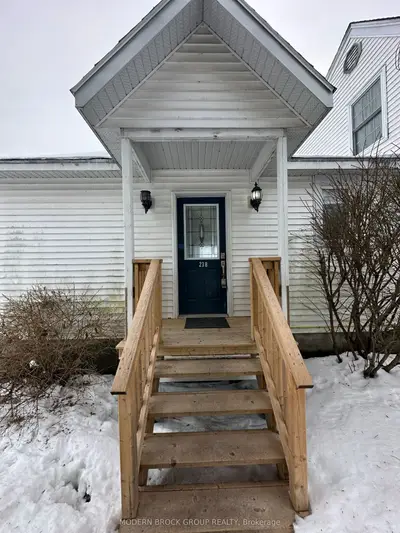 23 Jessie Street B, Brockville, ON K6V 3M6