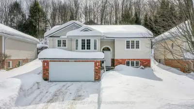 25 Kendra Crescent, Huntsville, ON P1H 2M5