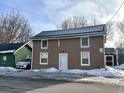 196 York Street, Kingston, On K7k 1r4