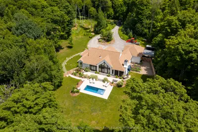 350 Skyhills Road, Huntsville, On P1h 2n5