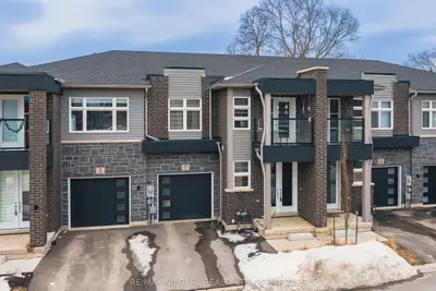 5672 Dorchester Road 57, Niagara Falls, On L2g 3y8