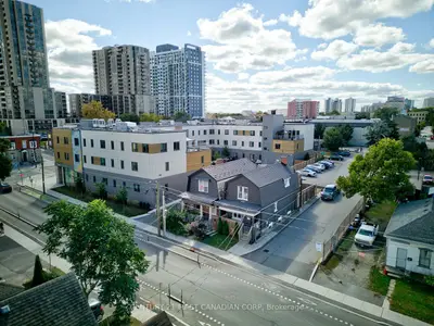425 English Street Lower, London East, On N5w 3t4