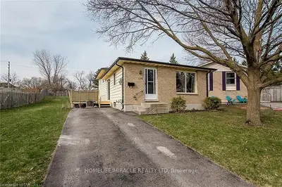 176 POPLAR Place, London South, ON N6E 2X8