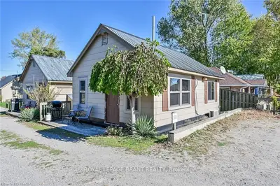 48-50 Erie Boulevard, Norfolk, On N0e 1m0