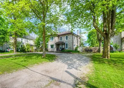 332 Queen Street W, Cambridge, ON N3C 1G8