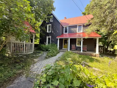 12 Lansdowne Street W, Huntsville, ON P1H 1W1