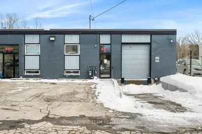 33 Capital Drive B, Tanglewood - Grenfell Glen - Pineglen, ON K2G 0E7