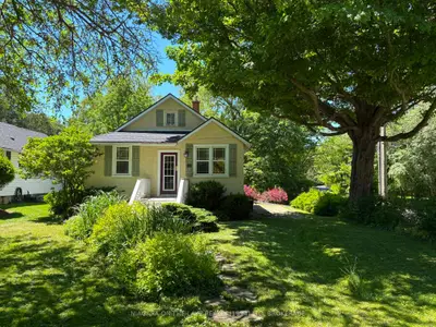 94 Centre Street, Niagara-on-the-lake, On L0s 1j0
