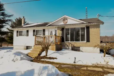 84 Berry Road, Front of Leeds & Seeleys Bay, ON K7G 2V3