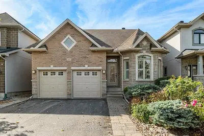 221 Madhu Crescent, Mooneys Bay - Carleton Heights and Area, ON K2C 4J2